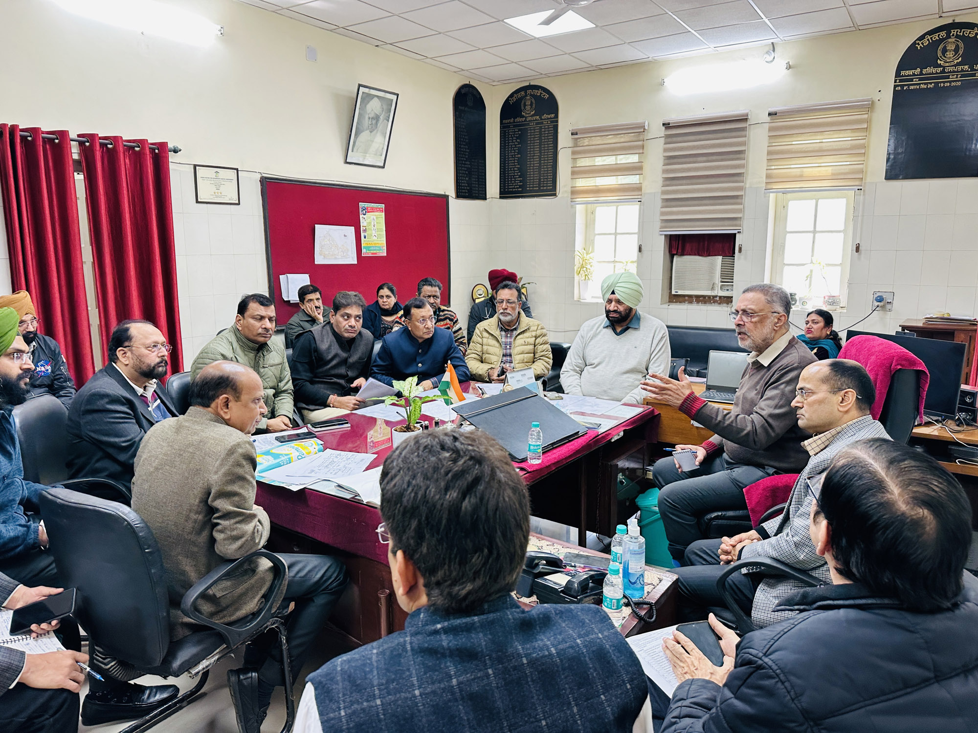 डॉ. बलबीर सिंह ने ऑपरेशन के दौरान बिजली गुल होने की जांच के आदेश दिए